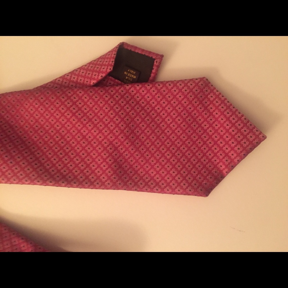LV Men’s Tie - Picture 3 of 3